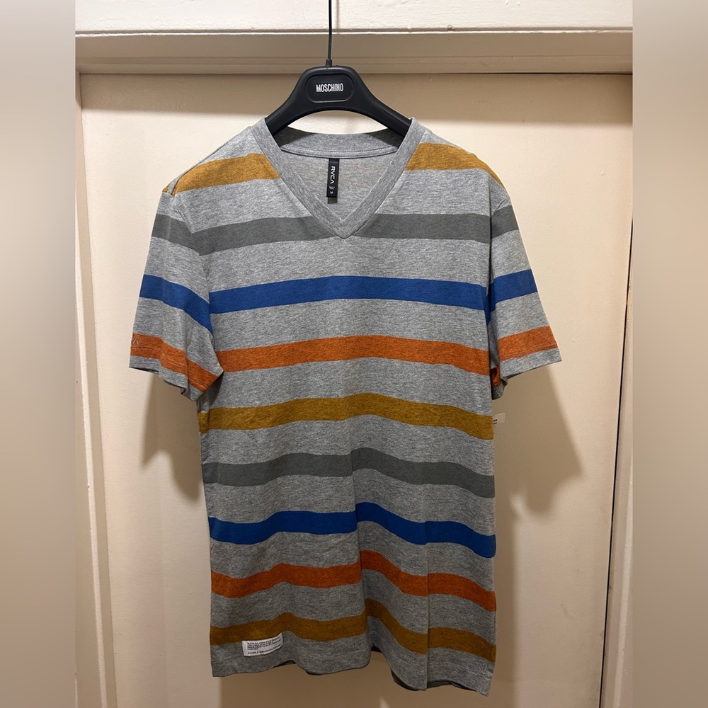 RVCA STRIPED V NECK COTTON SHIRT STRIPED BRAND NEW WITH TAGS SHORT SLEEVE GRAY